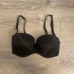 VICTORIA’S SECRET (VS) BLACK PUSH-UP BRA 34DD
